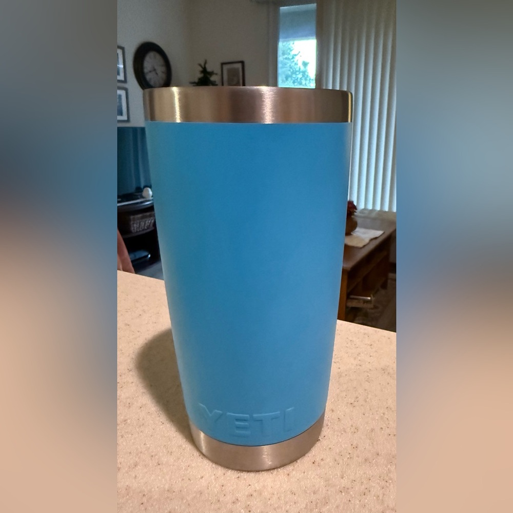 Yeti 20 oz. Rambler - Picture 2 of 3